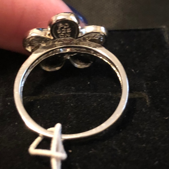 Jenna Blue Silver Flower Ring- NEW IN BOX - Picture 5 of 8